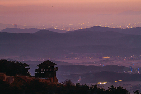 「朝の鬼城」